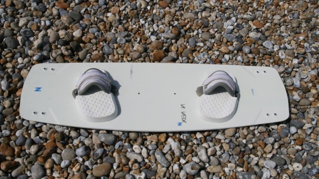 Kitesurfing Reviews - Xenon La Luz 132 x 40cm 2009