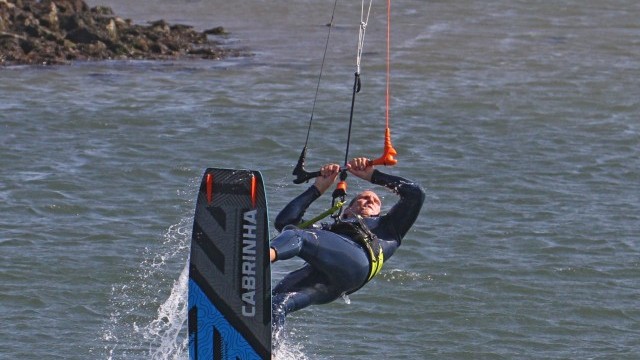 Kitesurfing Technique - Board Behind Front Loop Waterstart