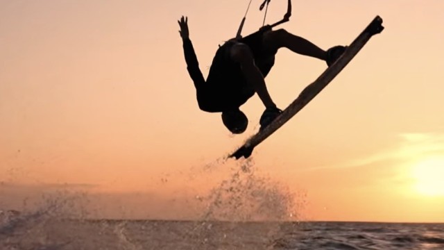BACKFLIP in Kitesurf PARADISE #shorts