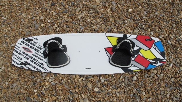 Kitesurfing Reviews - Kiteloose Essenz 135 x 42cm 2012