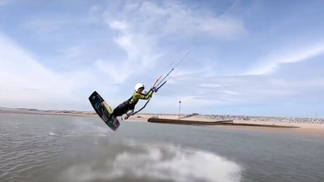 Freestyle session with Sam Bull... I've just started enjoying unhooking