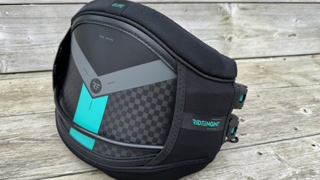 Kitesurfing Reviews - Ride Engine Elite Carbon Type 1 Hyperlock 2025