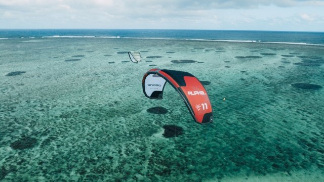 Kitesurfing Reviews - Ozone Alpha V3 Ultra-X 2024