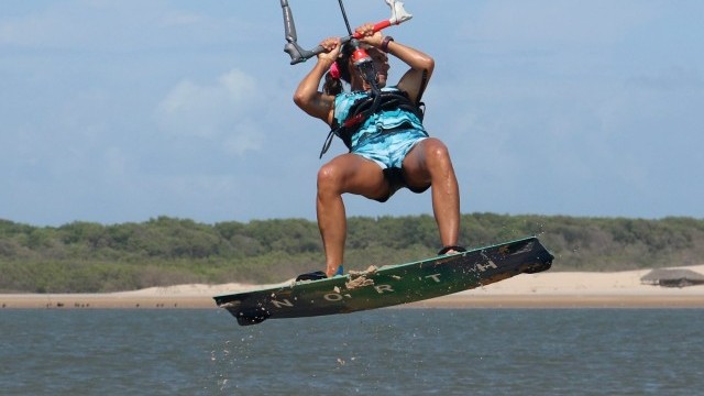 Kitesurfing Technique - Beach Start Back Roll
