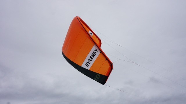 Kitesurfing Reviews - Peter Lynn Synergy 10m 2019