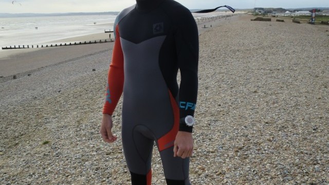 Kitesurfing Reviews - Mystic Crossfire 5/4mm 2015