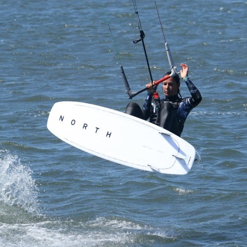 Strapless No Grab Air Gybe Kitesurfing Technique