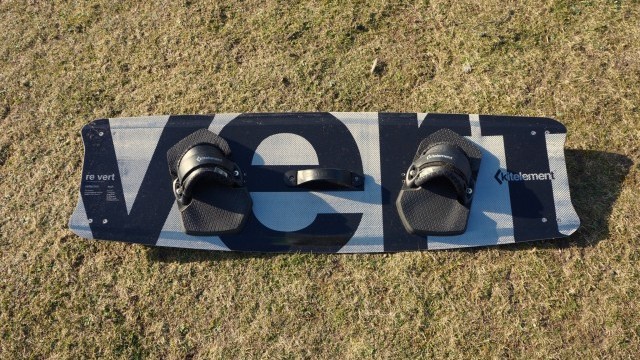 Kitesurfing Reviews - Kitelement Revert 136 x 41cm 2015