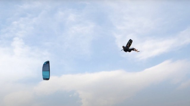Kiteboarding in Hood River