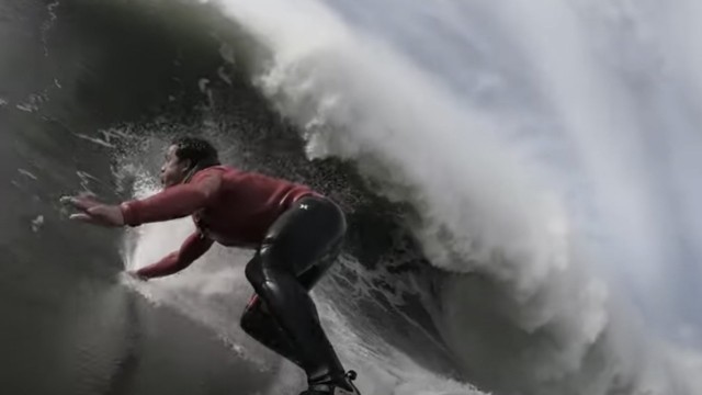 GIANT WAVES AT MAVERICKS