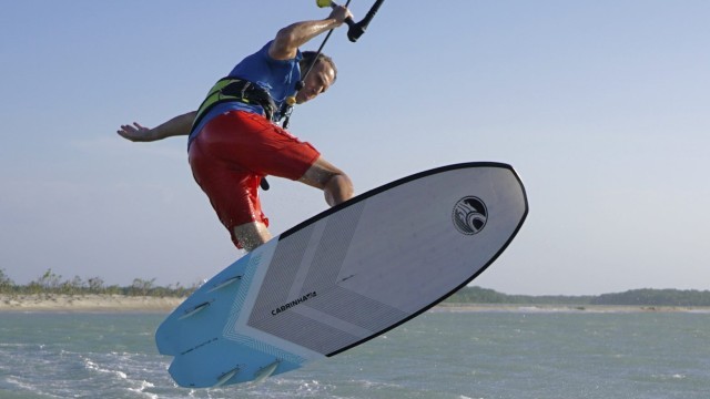 Kitesurfing Technique - Strapless Chop Hop