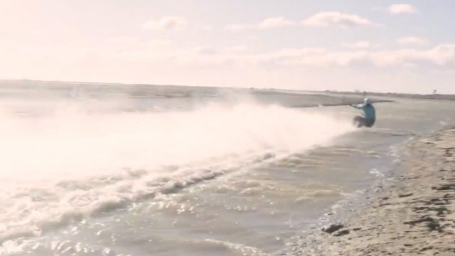 57.97 knots Alex Caizergues breaks the world kiteboarding speed record