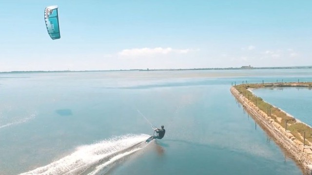 Aaron Hadlow in Mirror Flat Water @ProKiteAlbyRondina