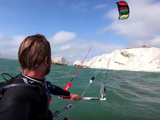 Kitesurfing 150km around the Isle Of Wight