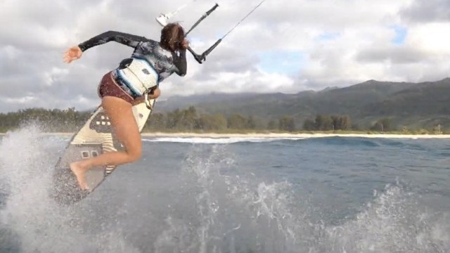 Sessions with Moona Ep. 28 - Sunset Kite Session in Hawaii