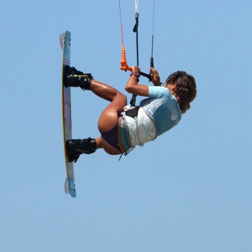 Inverted Boned Tail Grab Kitesurfing Technique