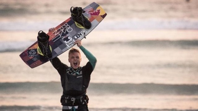 Extreme Kiteboarder Ruben Lenten signs with Best Kiteboarding - Official