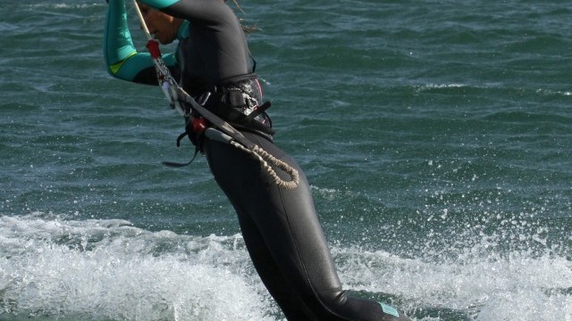 Kitesurfing Technique - Surfboard Toeside Duck Tack