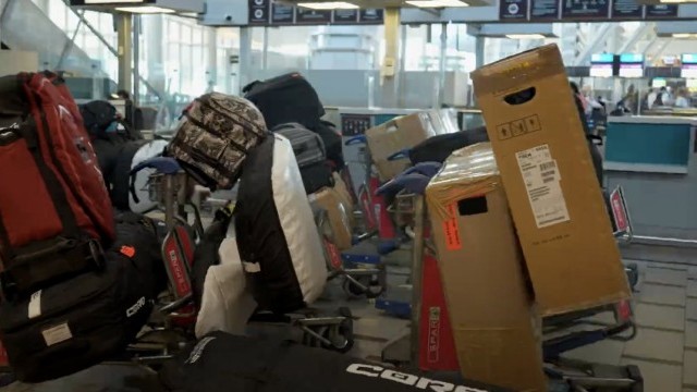 TRAVELING To MAURITIUS With 950kgs Of (KITE)SURF EQUIPMENT | 27 Checked-In Bags