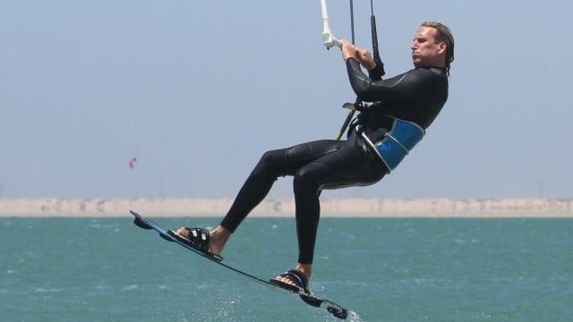 Kitesurfing Technique - Air Gybe from Toe Side