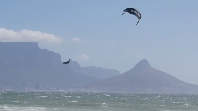 Kiteboarding in Cape Town