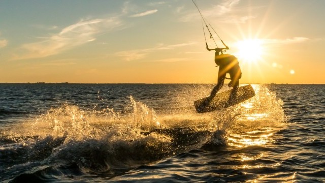 Learn to Kitesurf in Egypt