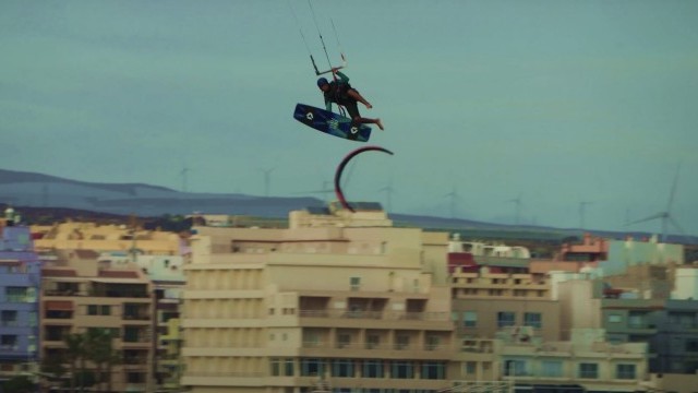 BIG AIR MANIA -  KITE - LEONARDO CASATI 11 yrs -  DUOTONE - ION -WET - TENERIFE - EL MEDANO