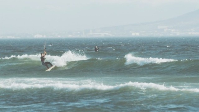 Nobile Kiteboarding: Cape Town Waves