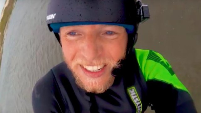 Kitesurfing -  How-to: Kiteloop Frontroll by Ruben Lenten