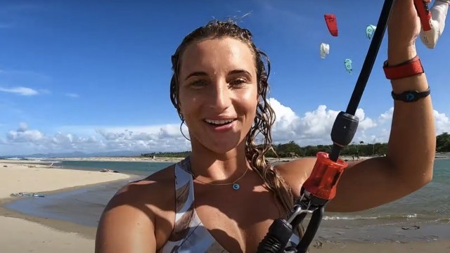 Perfect day KITESURFING in La Boca, Cabarete | Paula Novotná and the DR crew