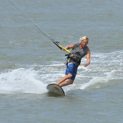 Surfboard Toe to Heelside Carve with a Down Loop Kitesurfing Technique