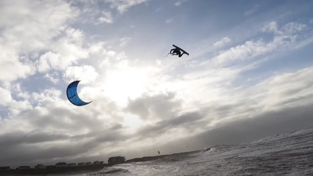DOUBLE LOOPS IN ZANDVOORT? || SpaceX Kitesurfing