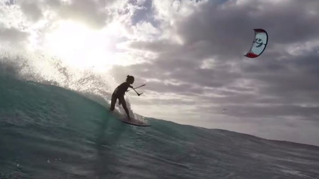 Moona Whyte - Kitesurfing Backside - One Eye Mauritius