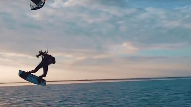 Learn Kitesurfing - The Secret About Lightwind _ BOUCH