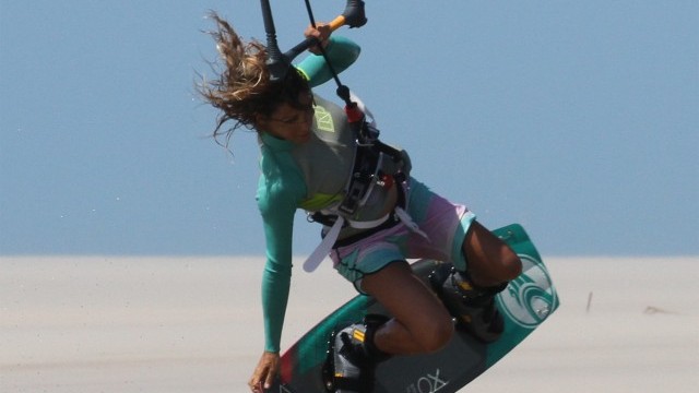 Kitesurfing Technique - Hooked Popped Front to Blind with Grab