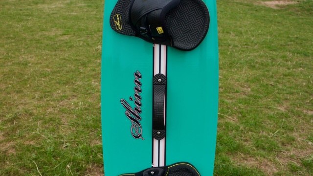 Kitesurfing Reviews - Shinn Monkette Gold 131 x 40cm 2017