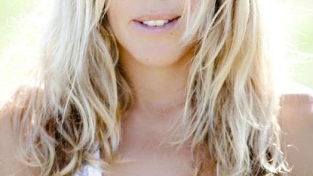 Learn to Kitesurf Camp From One Of The Best Pro Coaches – Kirsty Jones.