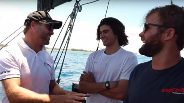 Alex Thomson Racing vs. Slingshot: The Race