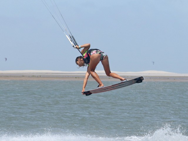 Pop Nose Grab Hooked-In