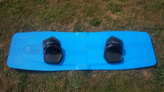 Kitesurfing Reviews - Kitelement Revolt Blue LW 150 x 45cm 2020