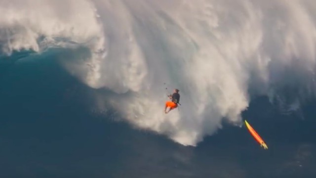 Kitesurfer Wipe Out Jaws