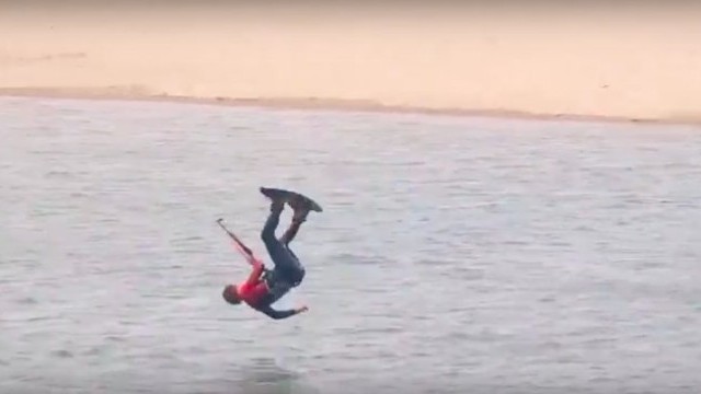 #SENDIT - Kiteboarding crash compilation