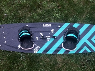 Fluid Kiteboarding Lush 3.0 138 x 41cm 2020 Kitesurfing Review