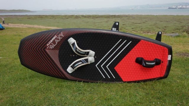 Kitesurfing Reviews - Liquid Force Kites Galaxy and Thruster Foil 4'8 2018