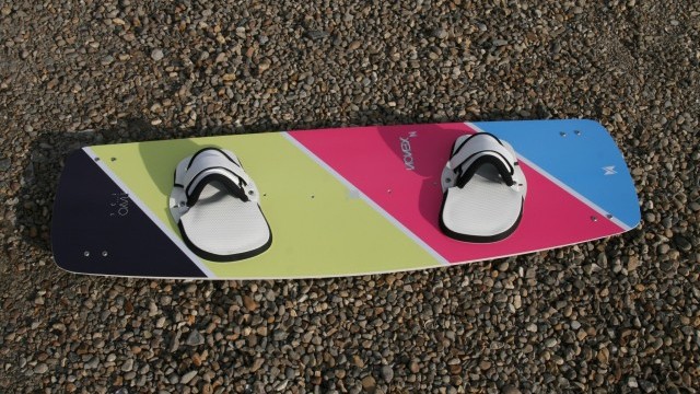 Kitesurfing Reviews - Xenon Rayo 134 x 41cm 2010