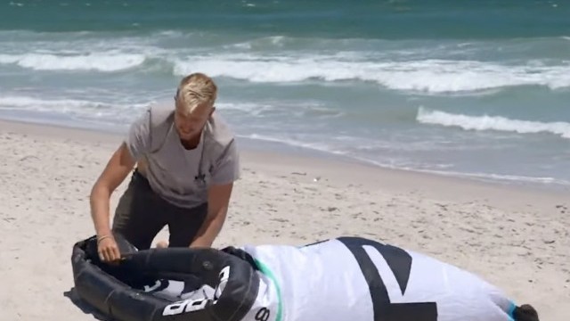 A better way to roll your kite // Kiteboarding SA Masterclass
