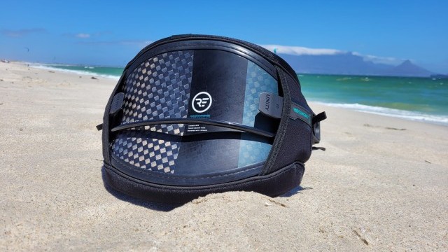 Kitesurfing Reviews - Ride Engine Elite V7 M 2022