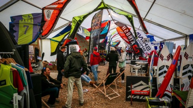 Virgin Kite Surfing Armada - Get Down Here!