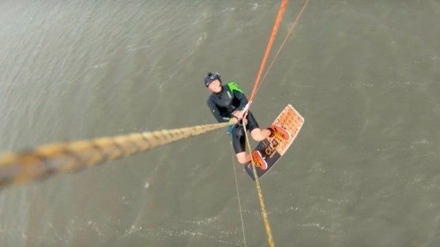 Kitesurfing - How-to: Jump High by Ruben Lenten