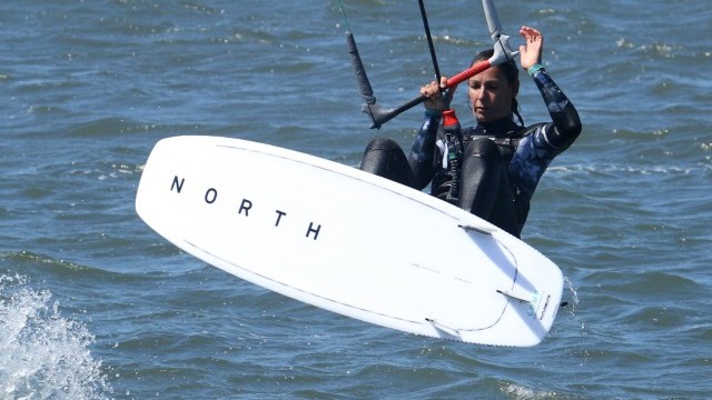 Kitesurfing Technique - Strapless No Grab Air Gybe